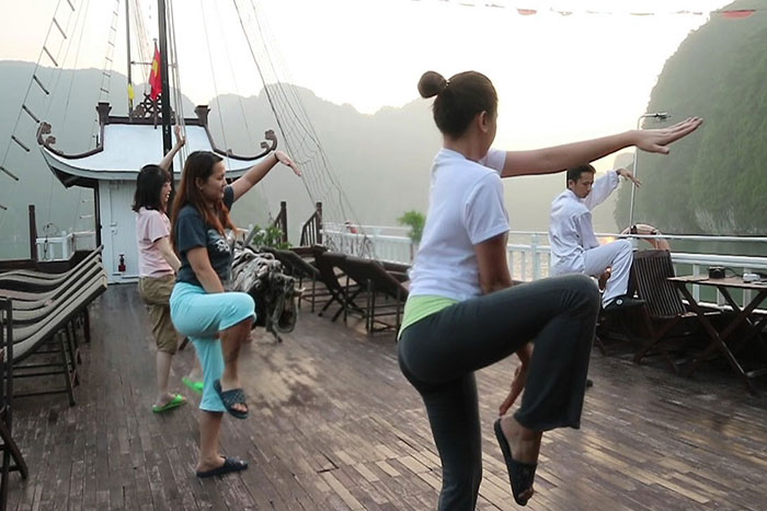 10 incontournables baie d'halong cours tai chi